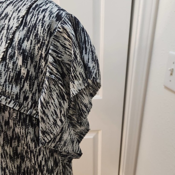 I R O Black and Cream Blouse size 40/ US 8 - Picture 8 of 11